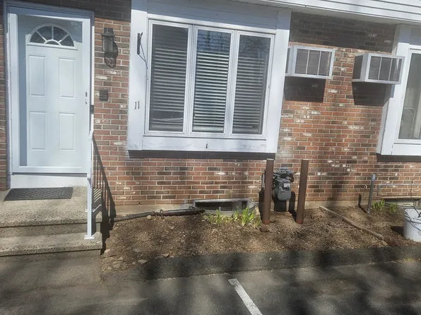 63 Webb St APT 11, Meriden, CT 06451