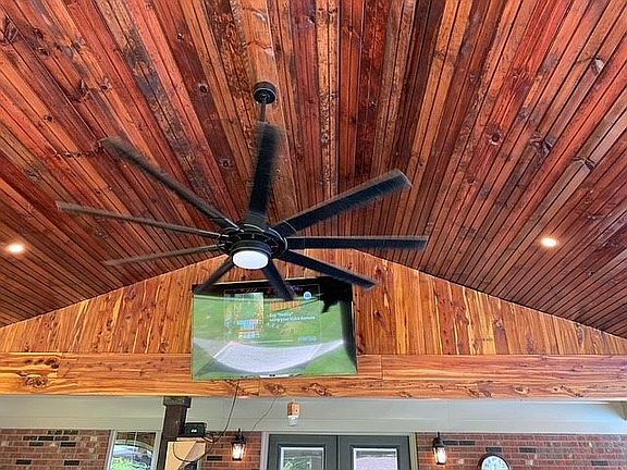 Vaulted ceiling-patio
