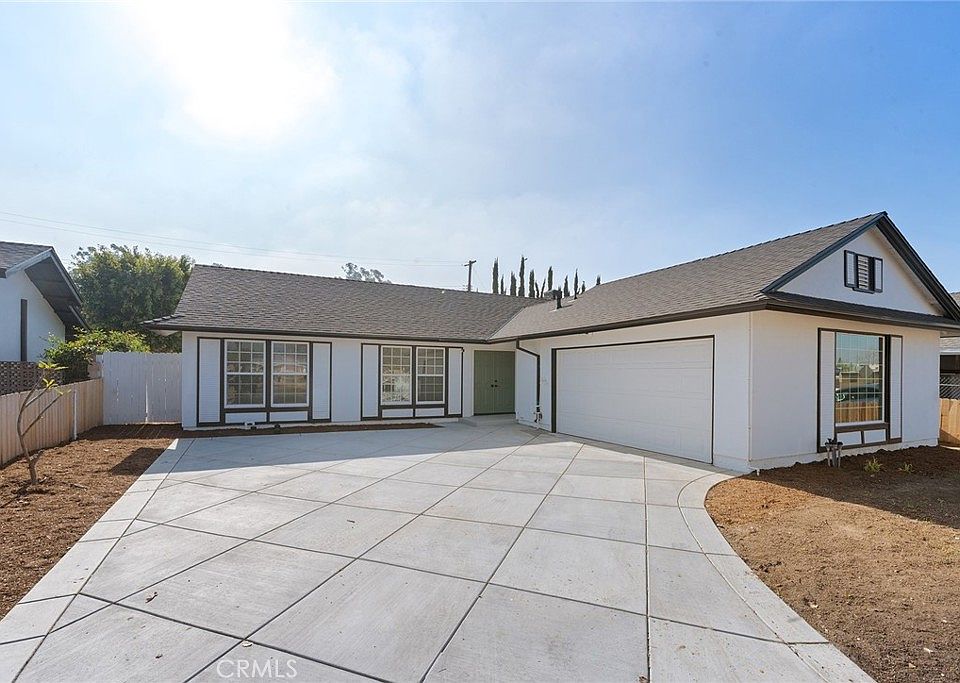 1st image of 23832 La Rosa Dr
