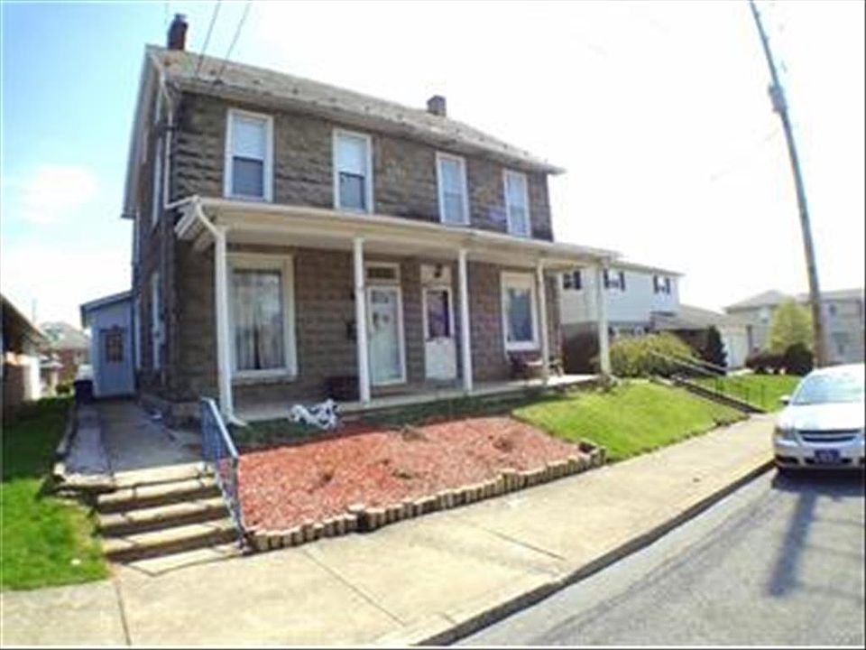 1st image of 230 E 20th St