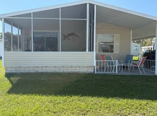 5952 Utopia Dr, Zephyrhills, FL 33540