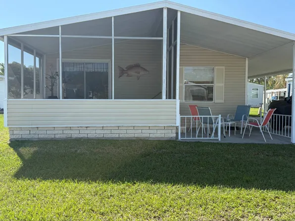 5952 Utopia Dr, Zephyrhills, FL 33540