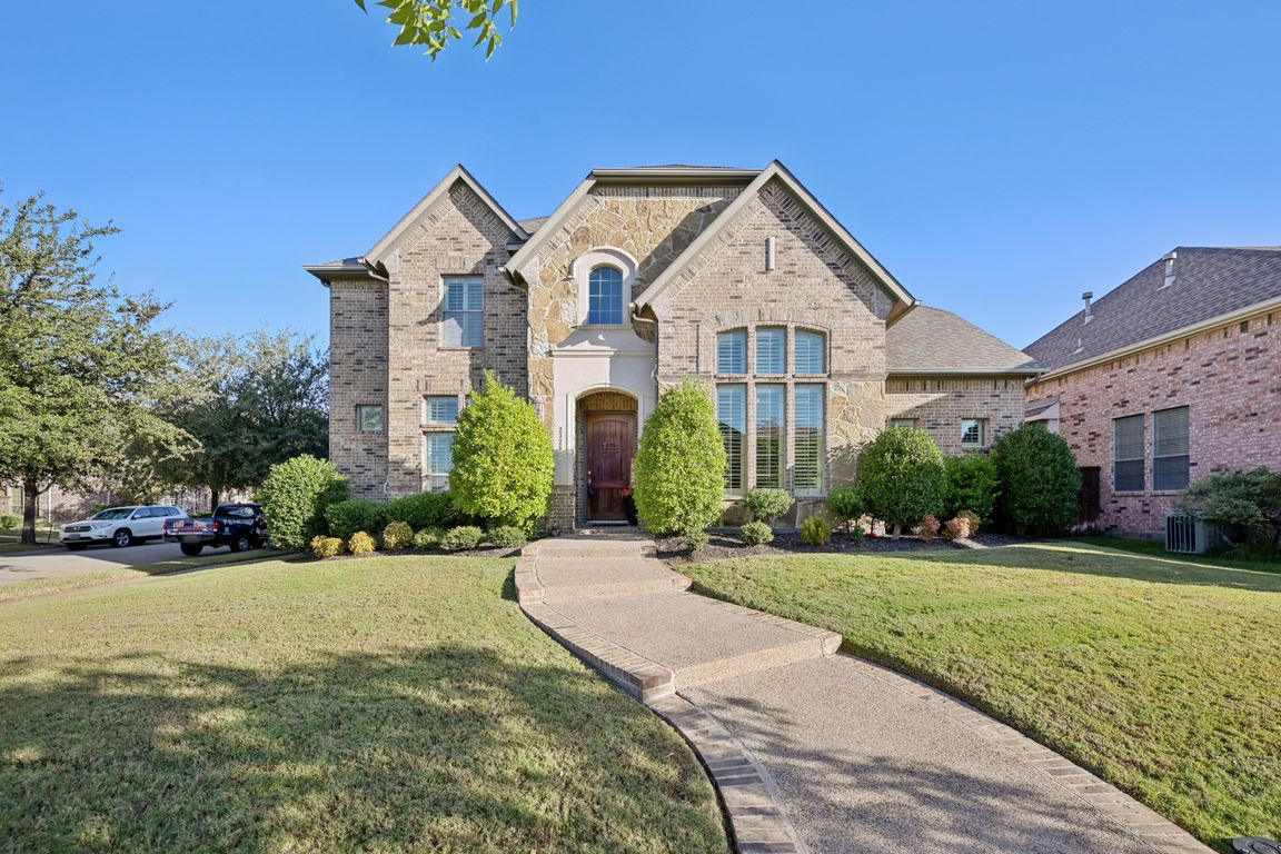 Shoreham Cir-S2210-001.jpg