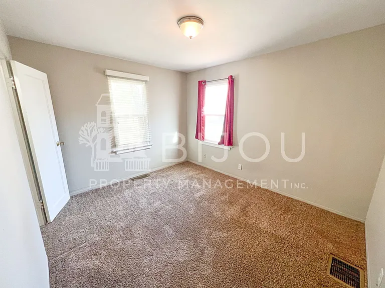 238 N. Prospect St — Photo 16