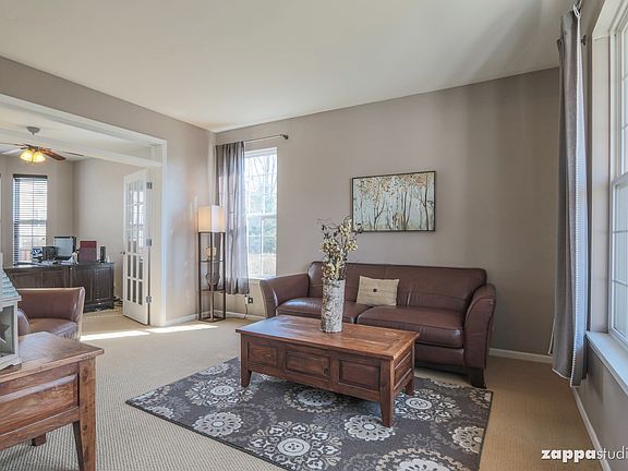 4th image of 2528 Simon Dr