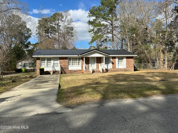 221 E Lewis Street, Whiteville, NC 28472