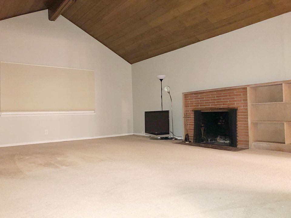 1st image of 2605 Waverley St