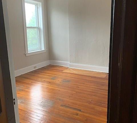 5th image of 3529 Giles Ave