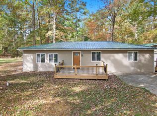 631 Pine Dr, Columbiaville, MI 48421