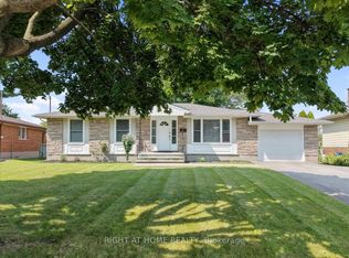 43 Monarch Park Dr, Saint Catharines, ON L2M 3K8