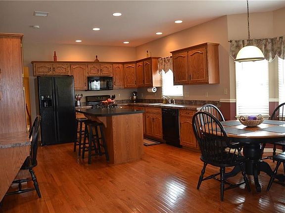 2nd image of 6 Stone Creek Ct