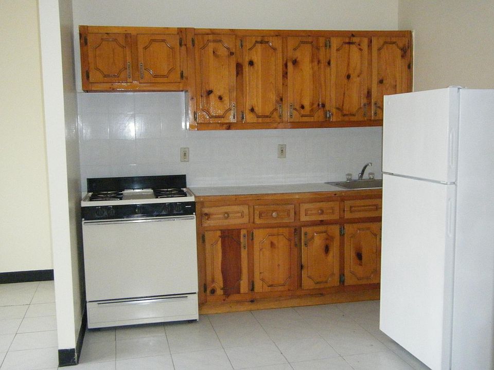 2nd image of 446 S 4th Ave APT 2E