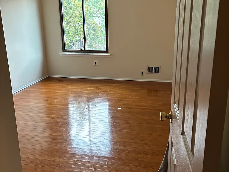 914 Merritt Dr #B — Photo 16