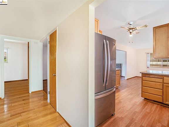 5th image of 1511 Yosemite Dr