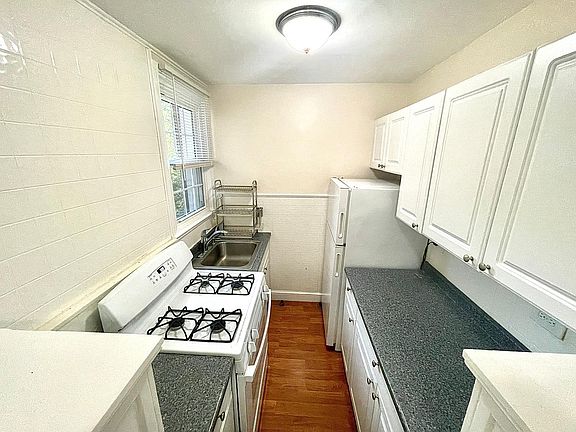 5th image of 2634 Lee Hwy APT 201