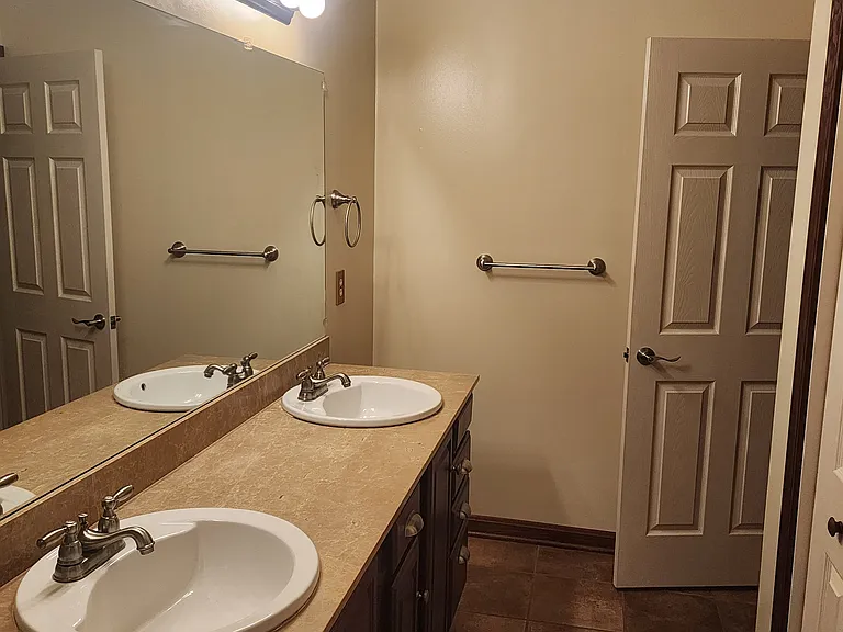 3981 Ridge Pkwy — Photo 3