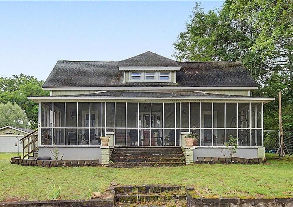 1st image of 483 Coal Rd NW