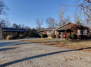 626 Yandell Cove Rd, Kirbyville, MO 65679