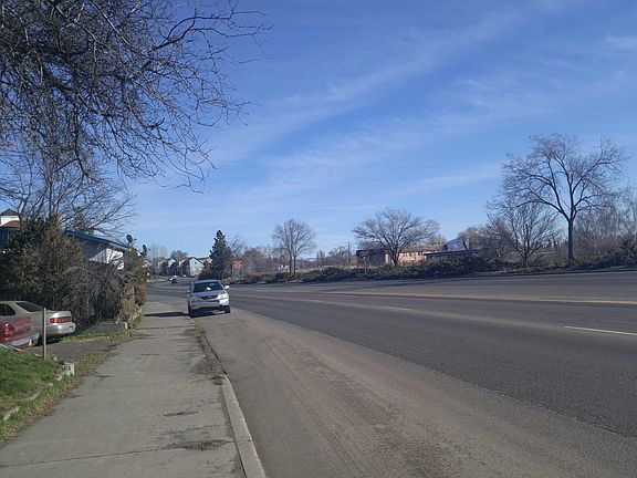 5th image of 229 N Crater Lake Pkwy