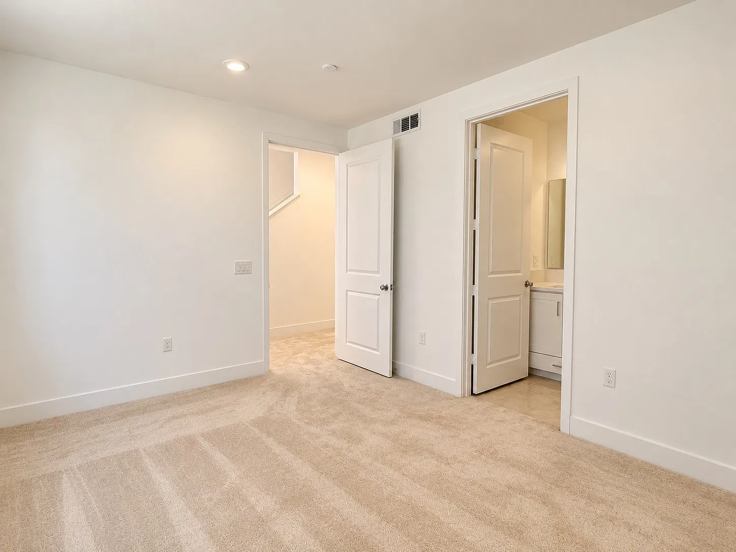 4 bed, 2206 sqft, $5,500 — Photo 4