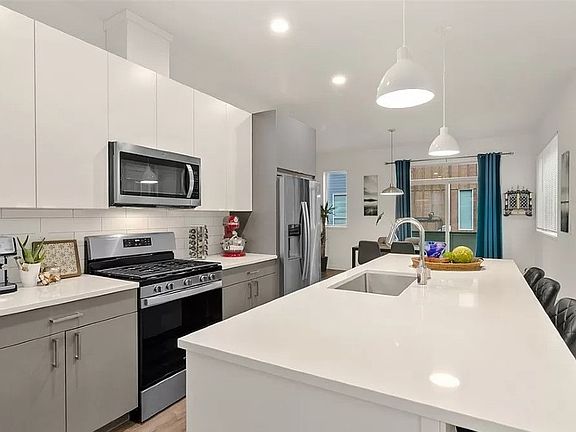 2nd image of 32717 Madrona Ave SE