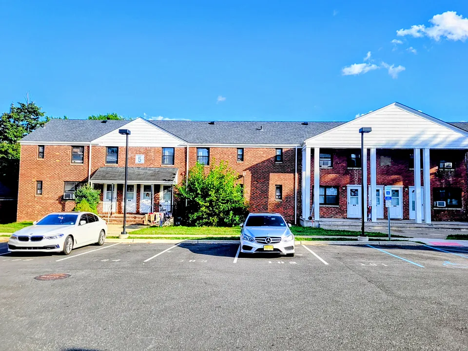 58 Hampton Ct #A