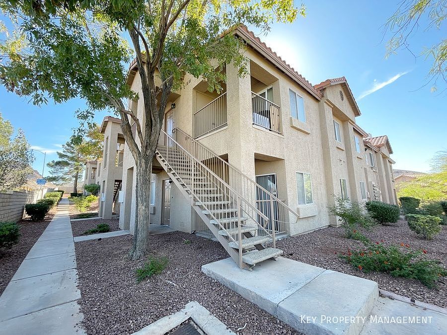 1st image of 2110 N Los Feliz St #1074