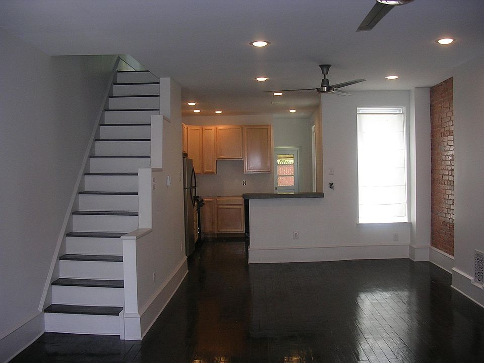 1st image of 333 Leverington Ave #3