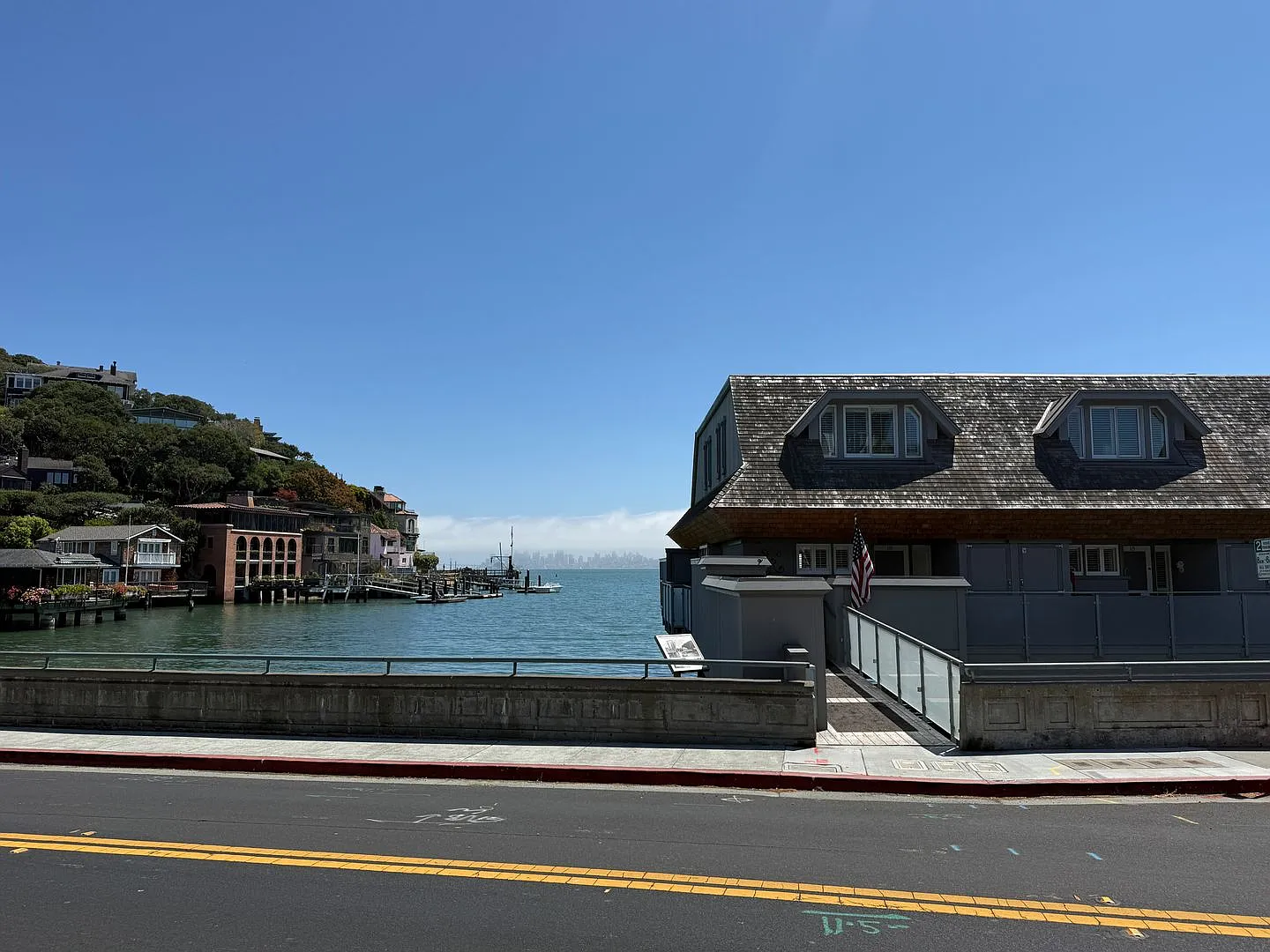 16-20 Beach — Photo 2