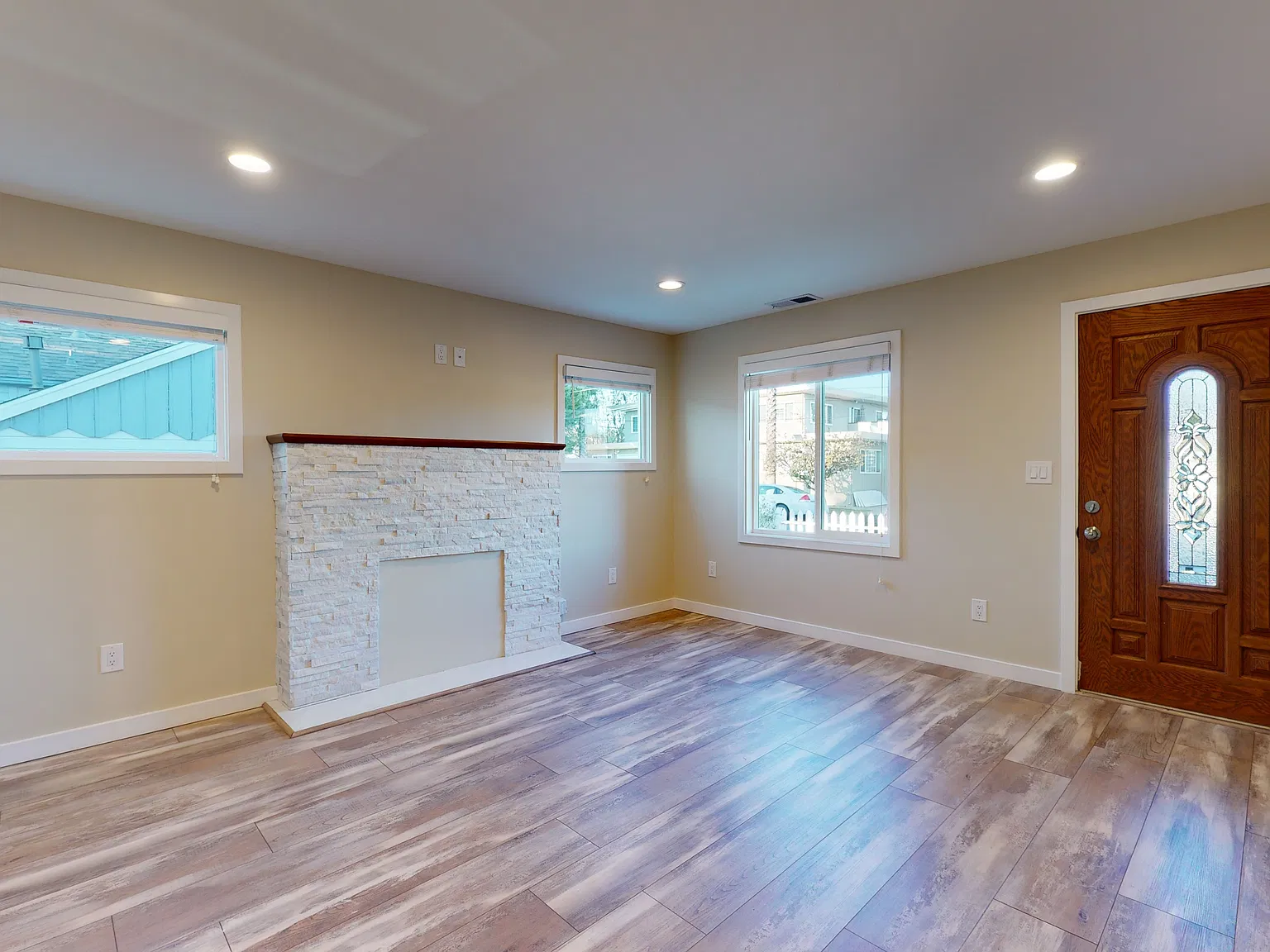 2 bed, 1100 sqft, $4,999 — Photo 3