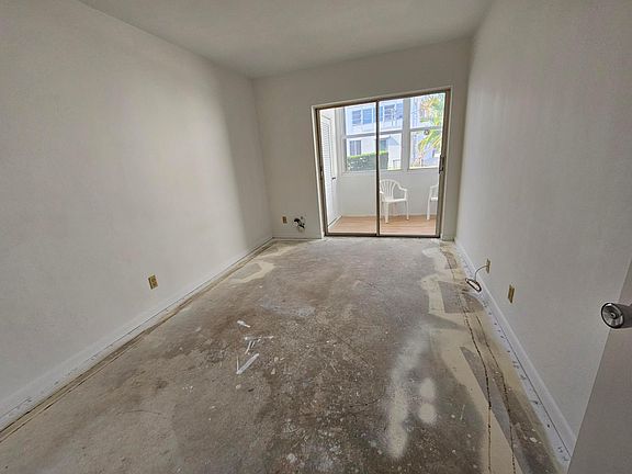 3rd image of 2920 Lake Osborne Drive #111