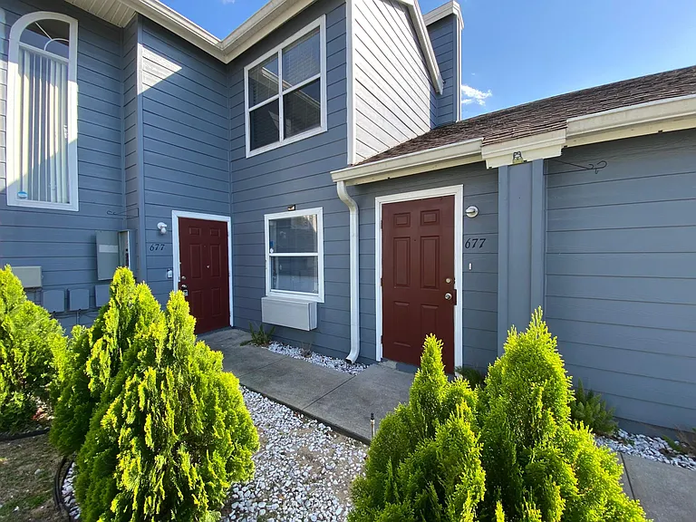 677 Orchid Dr #B — Photo 4