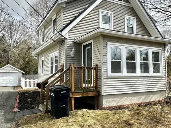 24 Stone St, Bangor, ME 04401