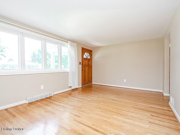 4th image of 6304 Greenview Dr