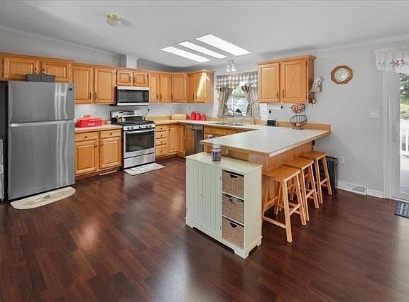 4th image of 8 Stonegate Ln