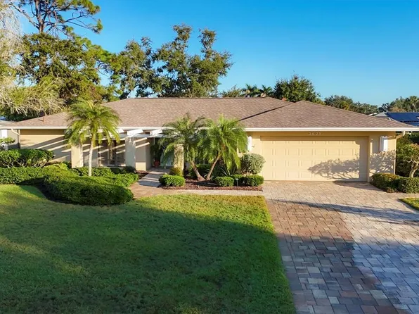 3679 Aster Dr, Sarasota, FL 34233