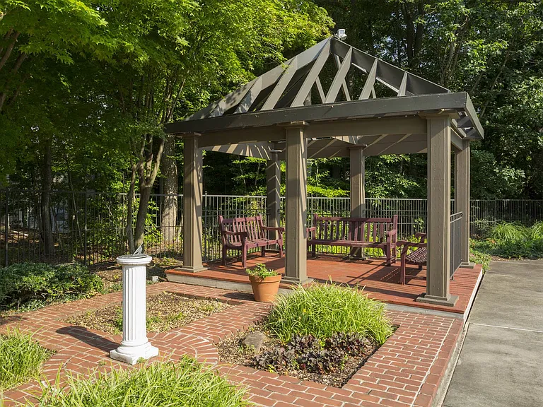 Heritage at Waters Landing — Photo 33