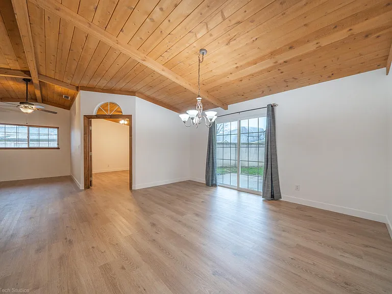 2925 Cove Point Ct — Photo 15