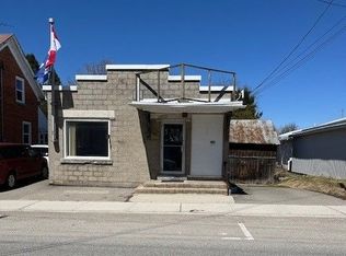8 Main St N, Rideau Lakes, ON K0G1E0