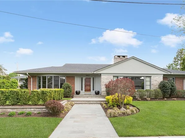 2 Harian Rd, Providence, RI 02906