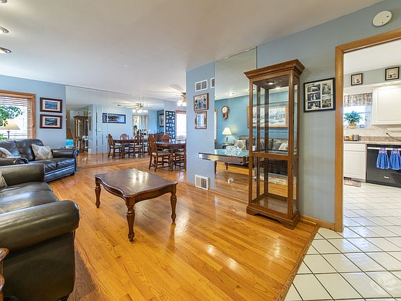 4th image of 7413 W Forest Preserve Ave