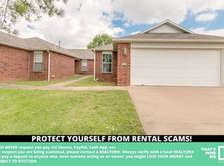 1913 N Caton Dr, Fayetteville, AR 72704