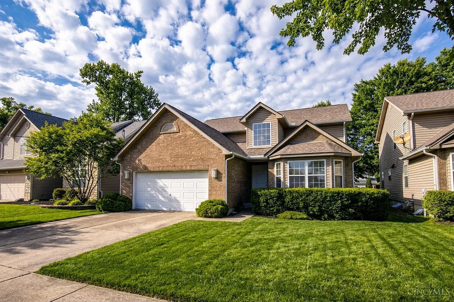 8552 Deerway Dr photo 1