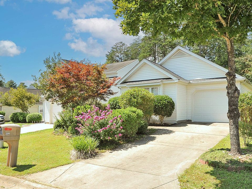 1st image of 209 Glenlea Ln