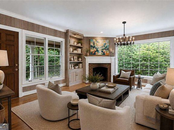 3rd image of 1037 Davis Dr