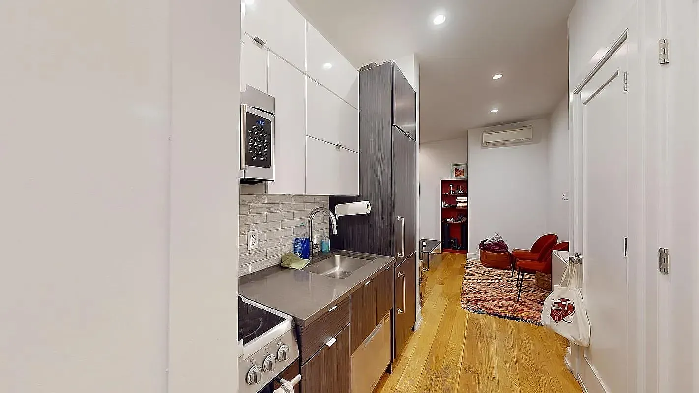 325 East 12th Street — Photo 1