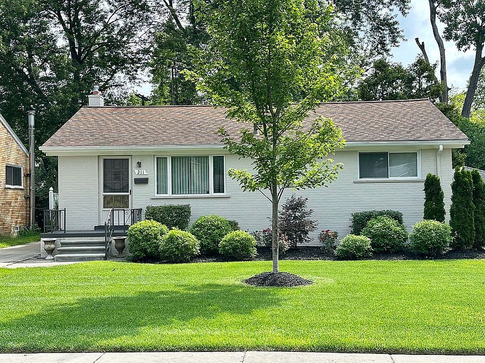 1st image of 211 S Alice Ave