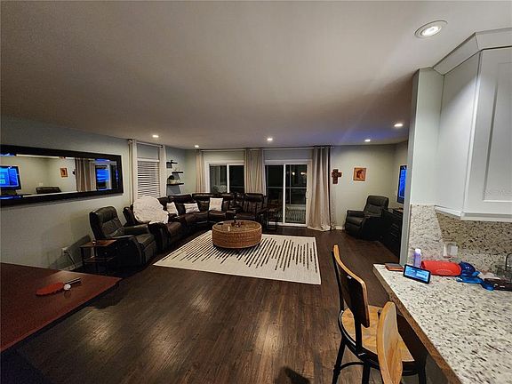 2nd image of 149 SEA ISLE CIRCLE