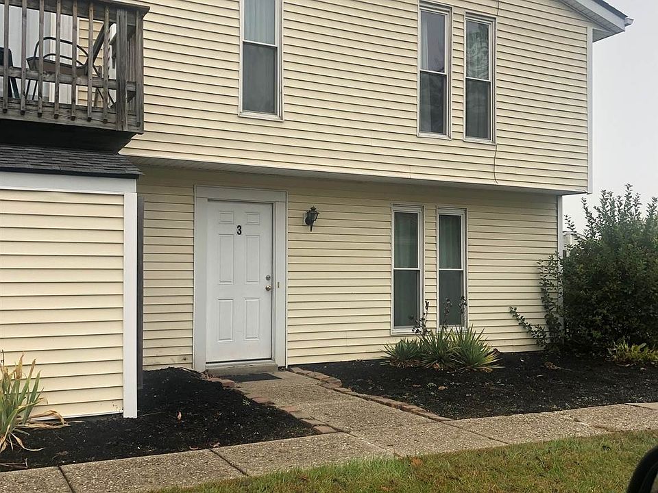1st image of 4239 Briarwood Dr APT 3