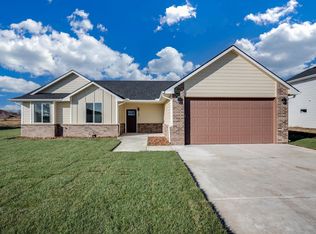 193 S Sycamore Dr, Valley Center, KS 67147